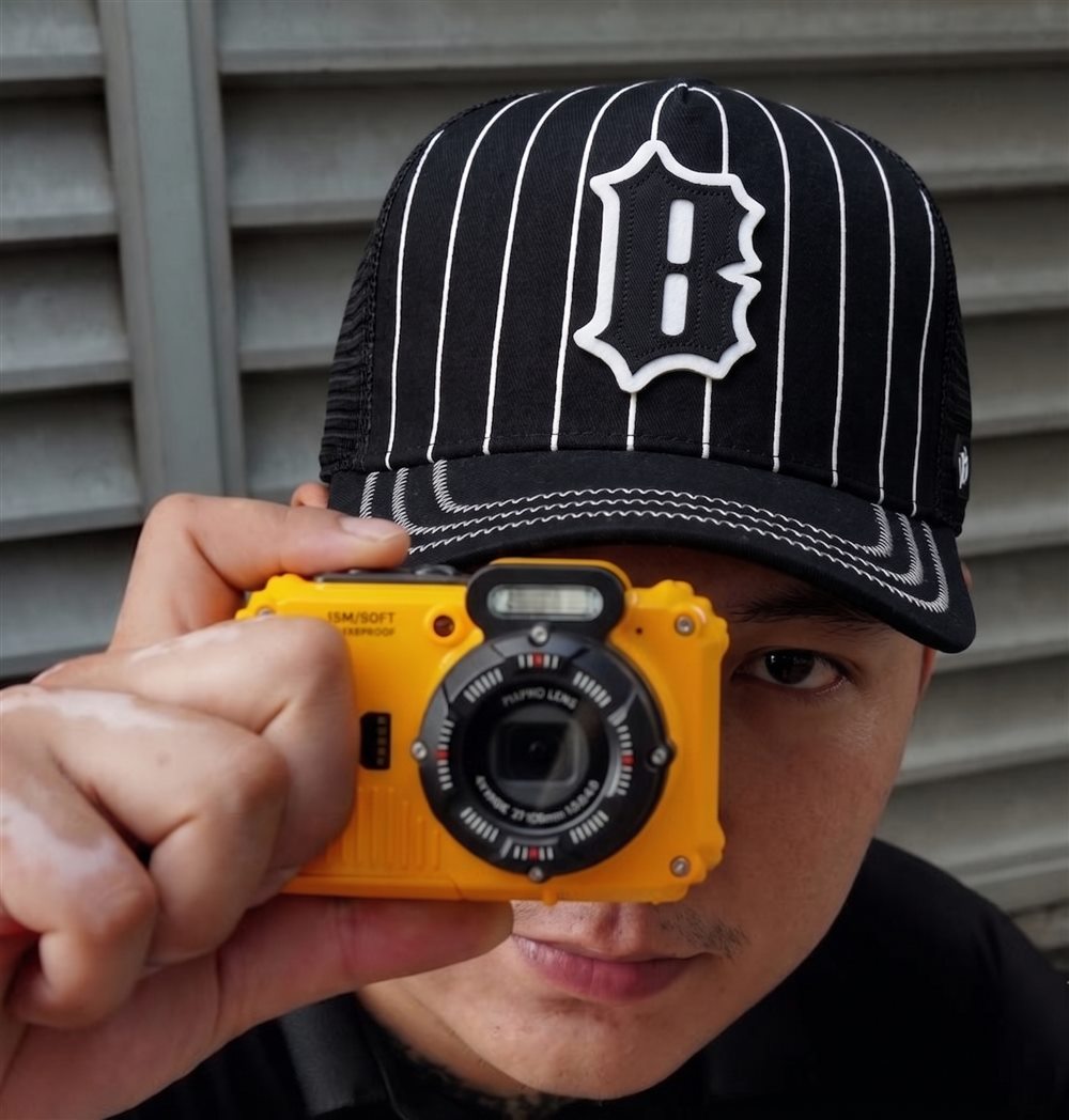 Đội bản THE ICONIC B, góc cận